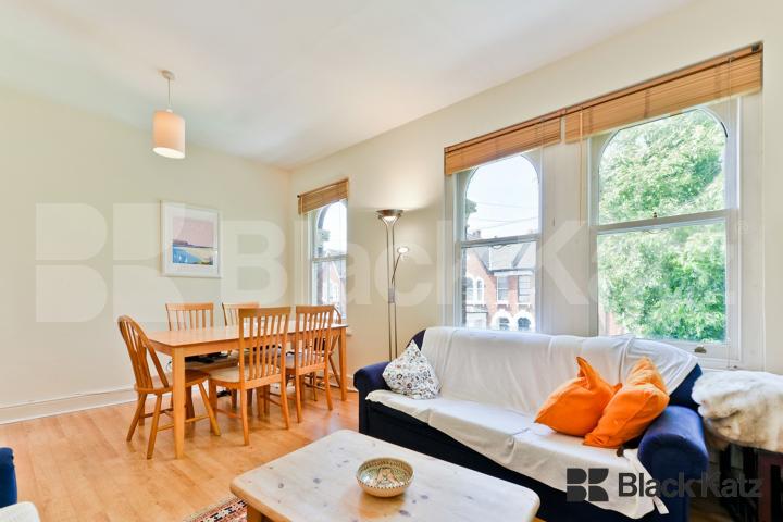 Split Level Apartment in Period House  Summerley Street, Earlsfield